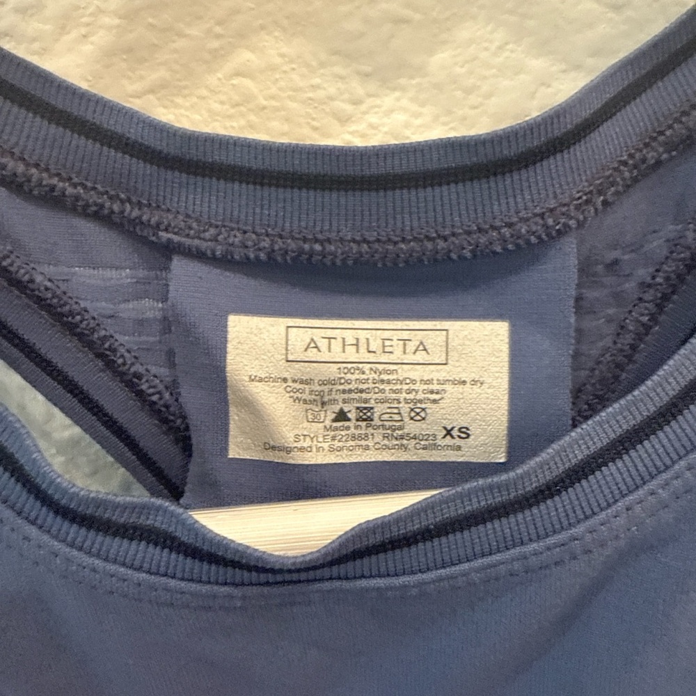 Athleta Navy Blue Seamless Textured Racerback Tank Top Size XS - Picture 3 of 4